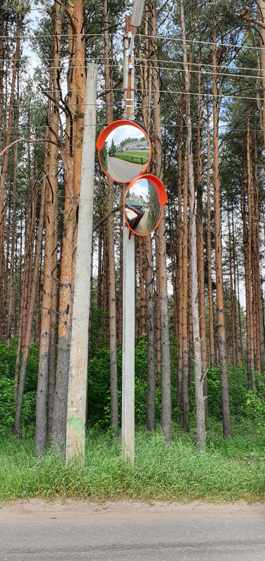 Выезд с парковки, оснащенный сферическими зеркалами, г. Ярославль