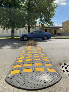 Лежачий полицейский ИДН-900-1 Средний элемент Сотовая структура + Усиленное крепление Лежачий полицейский ИДН-900-1 Средний элемент Сотовая структура + Усиленное крепление