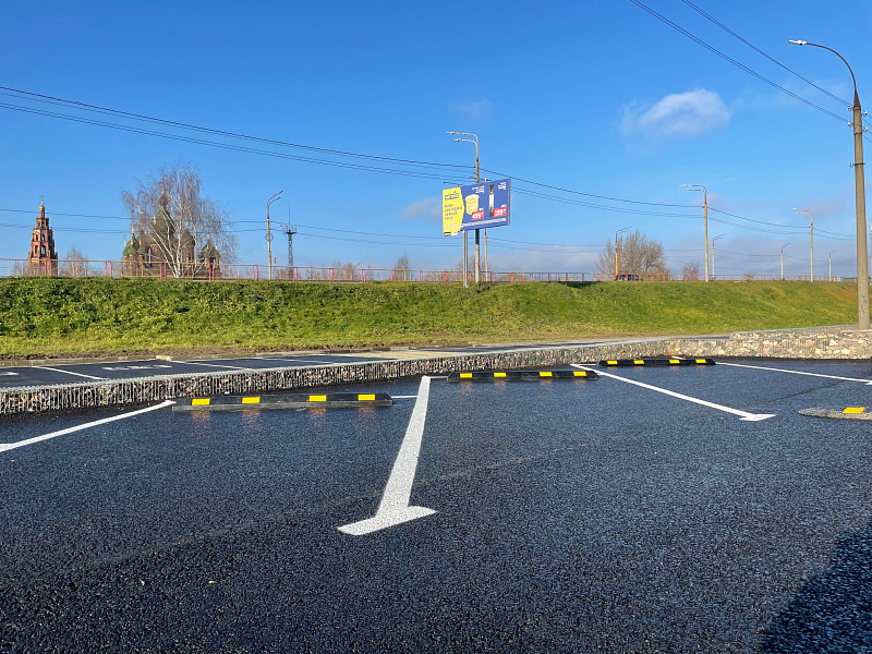 Разметка открытой парковки с помощью холодного пластика Разметка открытой парковки с помощью холодного пластика