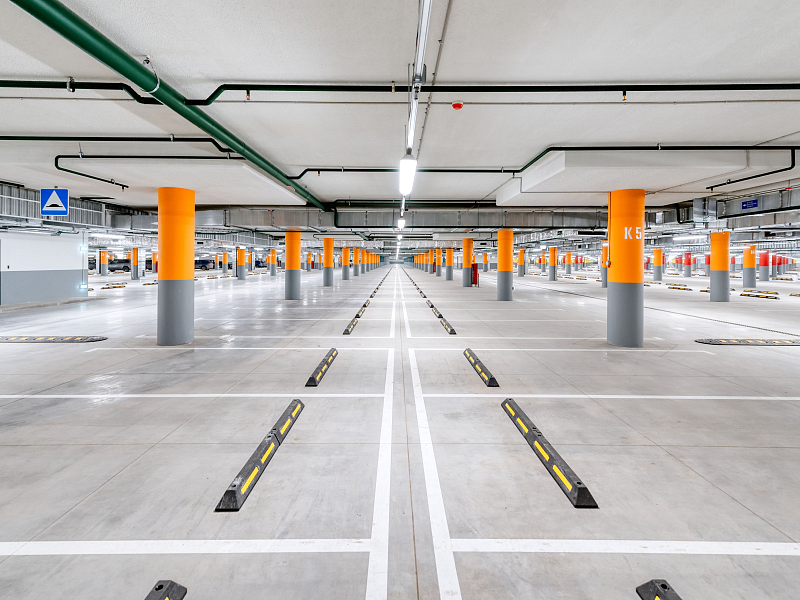 Разметка подземной парковки дорожной краской-эмалью Разметка подземной парковки дорожной краской-эмалью