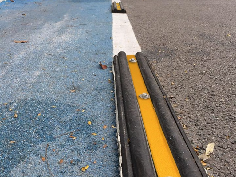 Велоделиниатор резиновый для безопасного движения по велодорожкам Велоделиниатор резиновый для безопасного движения по велодорожкам