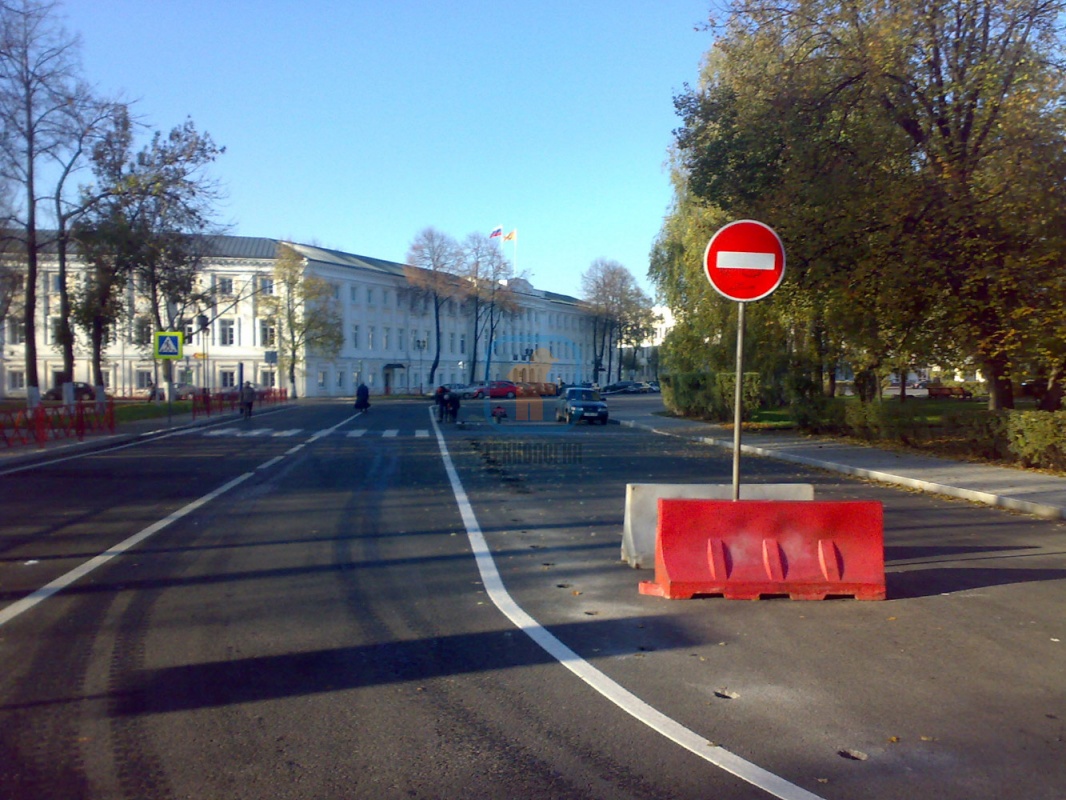 Ограничение проезда транспорта к месту работ по установке парковочных столбиков, Советская площадь, г. Ярославль