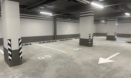 Нанесение навигации и установка оборудования на подземной парковке