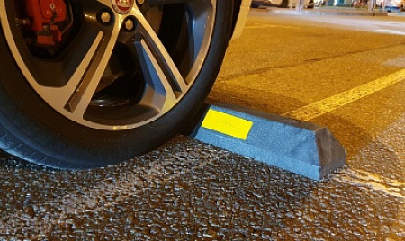 Установка колесоотбойников