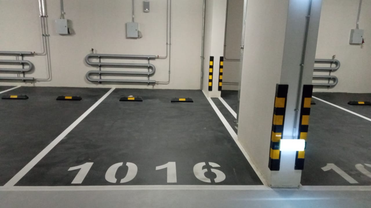 Обеспечение безопасности движения на подземном паркинге ЖК на Тишинке с помощью парковочного оборудования