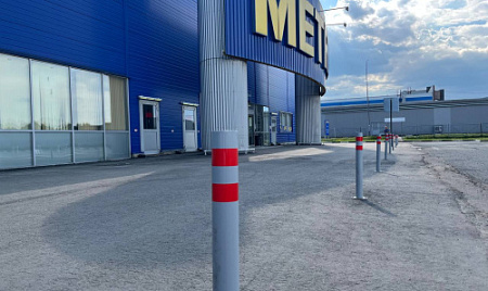 Парковочные столбики для парковки гипермаркета «METRO»