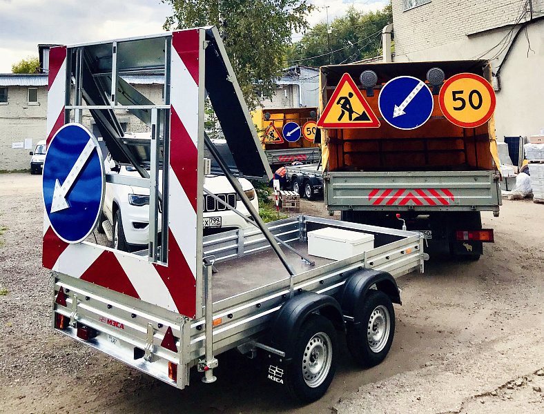 Мобильный дорожный прицеп прикрытия с импульсными стрелками и лампами для дорожно-ремонтных служб Мобильный дорожный прицеп прикрытия с импульсными стрелками и лампами для дорожно-ремонтных служб