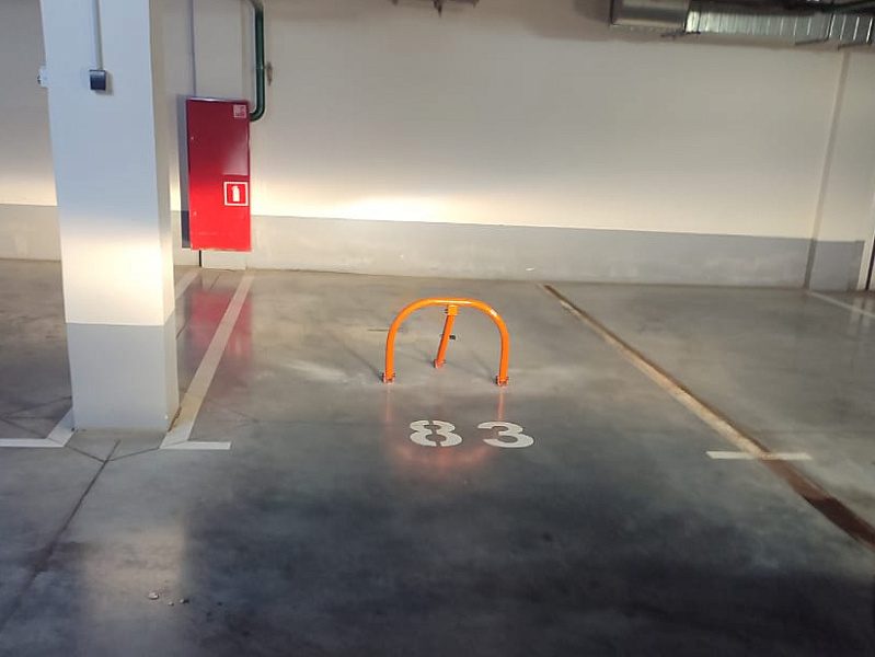 Ограничители проезда на парковочных местах Ограничители проезда на парковочных местах