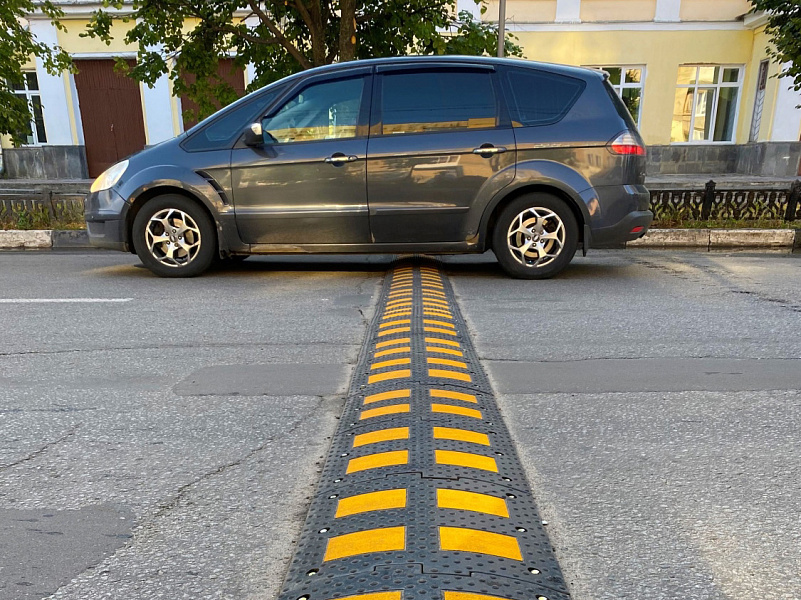 Проезжая часть с резиновым ИДН-500 Проезжая часть с резиновым ИДН-500