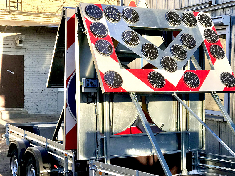 Прицеп прикрытия с импульсными сигнальными стрелками Прицеп прикрытия с импульсными сигнальными стрелками