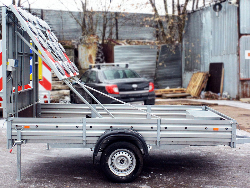 Мобильный дорожный прицеп прикрытия Мобильный дорожный прицеп прикрытия