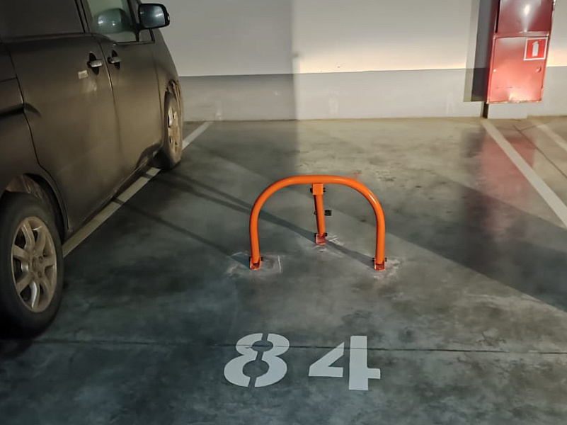 Блокиратор парковочного места на подземной стоянке Блокиратор парковочного места на подземной стоянке