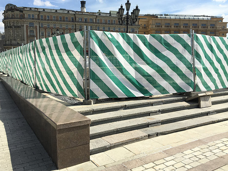 Баннерная сетка Линия для ограждения мест строительных работ Баннерная сетка Линия для ограждения мест строительных работ