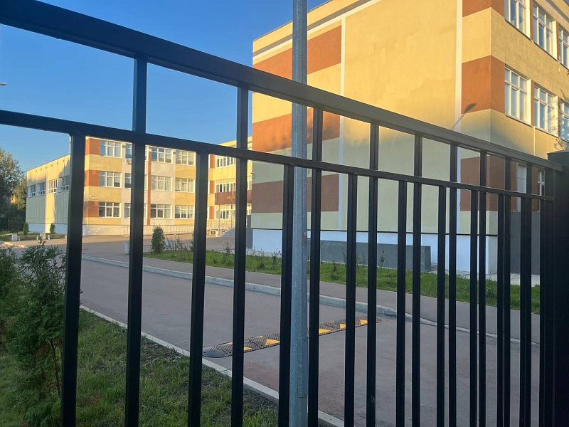 Территория лицея, оборудованная композитным ИДН-500 Территория лицея, оборудованная композитным ИДН-500