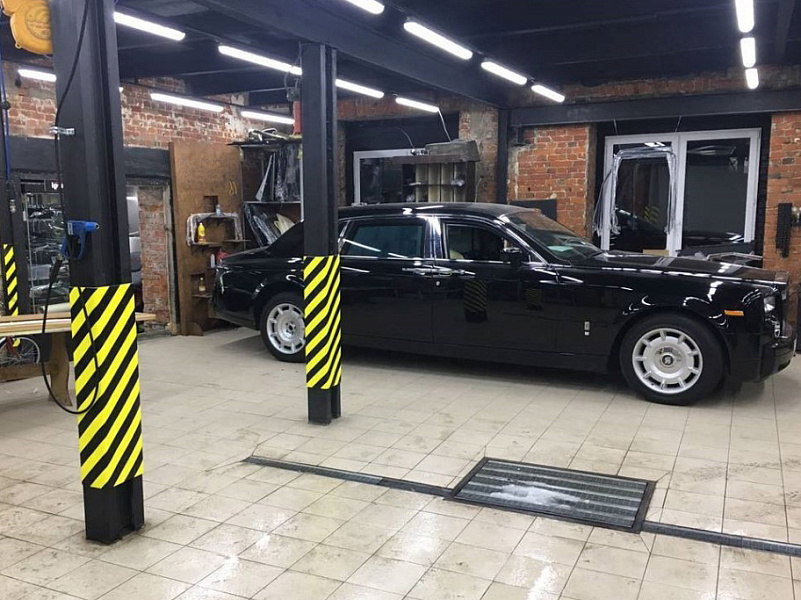 Колонны паркинга с демпферами из вспененного полиэтилена Колонны паркинга с демпферами из вспененного полиэтилена