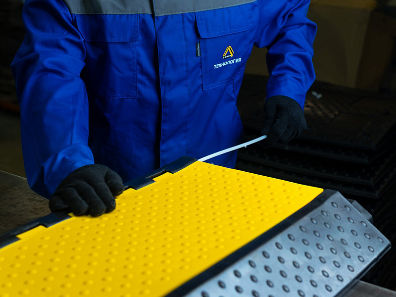 Производство пятиканальных кабель-каналов Производство пятиканальных кабель-каналов