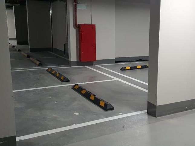 Резиновые колесоотбойники для разделения парковочных мест Резиновые колесоотбойники для разделения парковочных мест