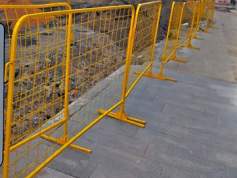 Временное ограждение СПО, отделяющее место проведения дорожных работ Временное ограждение СПО, отделяющее место проведения дорожных работ