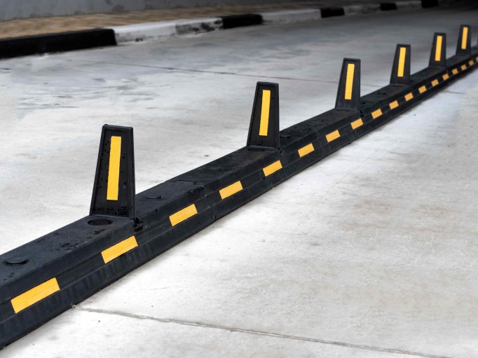 Сепараторы дорожные делиниаторы с флажками Сепараторы дорожные делиниаторы с флажками