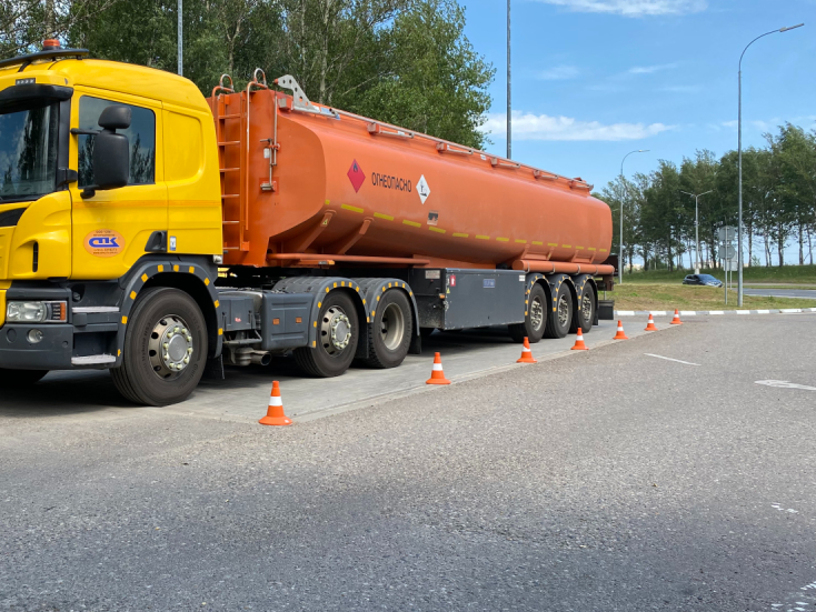 Конусы сигнальные дорожные 320 мм для обозначения места стоянки бензовоза на АЗС Конусы сигнальные дорожные 320 мм для обозначения места стоянки бензовоза на АЗС